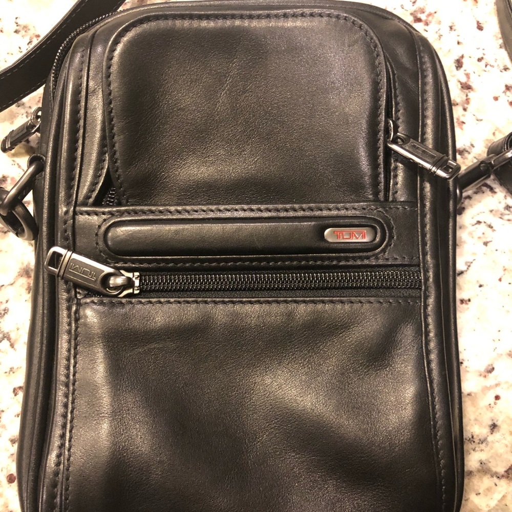 Tumi leather organizer travel tote.